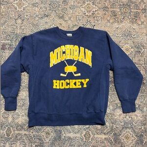Vintage Michigan Hockey sweatshirt size XL used like new